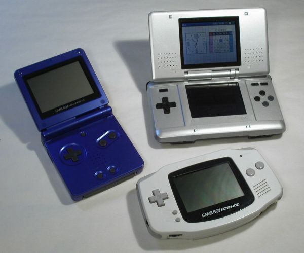 Nintendo DualScreen (DS)